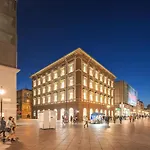 Modern Apartment In The Centre