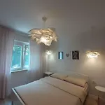 Apartments In Malinska/Insel Krk 14429