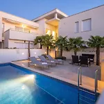 Adriatic Dream - Luxury Apartment & Private Pool Only For You