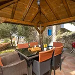Villa Lapida