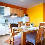 Apartment In Lopar With Balcony, Air Conditioning, Wifi, Washing Machine