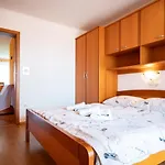 Apartment In Lopar With Balcony, Air Conditioning, Wifi, Washing Machine