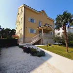 Apartments Villa Anne