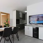 Apartment In Silo - Insel Krk 41833