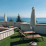 Apartment Lui With Rooftop Swimming Pool