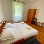 Apartment In Jadranovo 42071