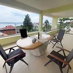 Apartment In Dramalj 42058