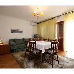 Apartment Rustico