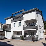 Apartments Karmen 2