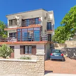 Lovely Apartment In Novi Vinodolski With Kitchen