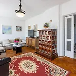 Apartment Mira 