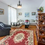 Apartment Mira 