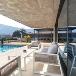 Luxury Villa Grandiosa With Sauna And Jacuzzi