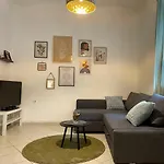 Studio Apartman Lara