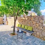 Apartment Viktorija With Private Pool