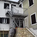 Apartments Scirenica