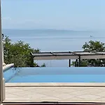 Villa Isabella - Luxury With Style Right Next To The Beach, Private Pool And Sea View