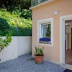 Apartment Studio Close To Sea