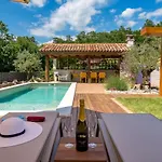Amazing Home In Mucici With Kitchen