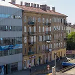 Apartment S With Three Rooms In The Centar