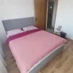 Apartmani Lora