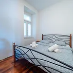Classy And Sunny Apartment In Rijeka