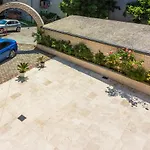 Rose Apartments
