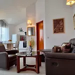 Apartments M Bozo Ideal For Relaxing Holidays