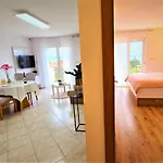 Apartment Karamarko