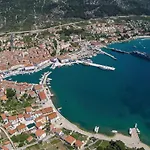 2 Bedroom Amazing Apartment In Cres