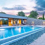 Luxury Jerini House With Pool And Wellness