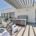 Deluxe Penthouse Rova With Private Jacuzzi And Sea View
