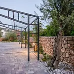 Apartment Flori With Sea View