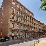 Lux Apartments