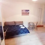 Modern Studio Apartment For 2 In City Center