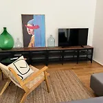 Seayou!***Charming 1-Bedroom Rental Unit In The Old City Center Of Cres