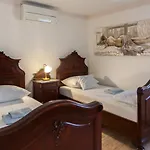 Villa Dunatic
