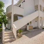 Apartment Mira 2