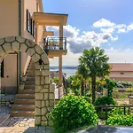 Apartments And Room Ruzica