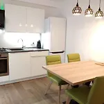 Apartment Vida - Amazing Place With Garden And Terrace