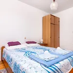 Apartment Slavica With Private Balcony And Parking Lot