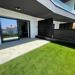 Lux Nanea Apartment