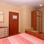 Double Room Vrbnik 5299B