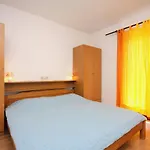 Apartments And Rooms By The Sea Palit, Rab - 5044