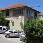 Apartments And Rooms With Parking Space Mali Losinj