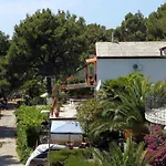 Apartments By The Sea Mali Losinj