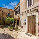 Beautiful Apartment In Vrbnik With Wifi