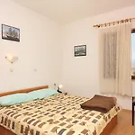 Double Room Vrbnik 5301B