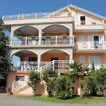 Apartment Njivice 5398A