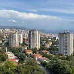 Apartment With Amazing City View